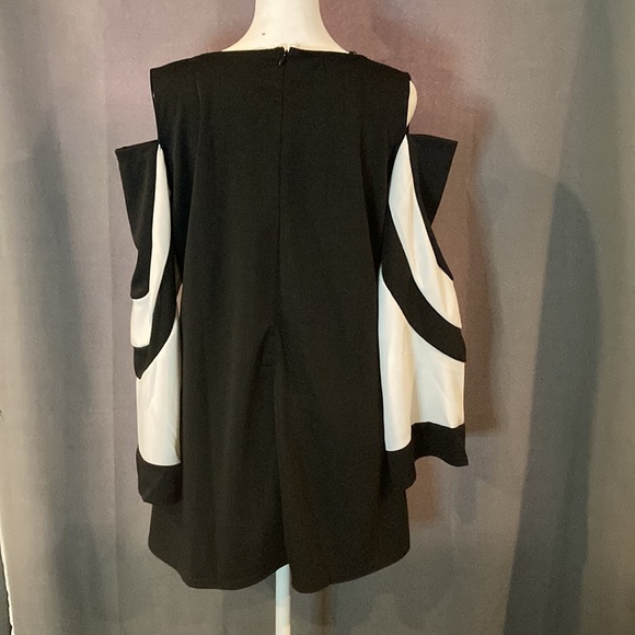 NWOT WOMENS SZ 1X LONG SLEEVE OFF SHOULDER BLOUSE OR MINI SKIRT - Picture 3 of 7